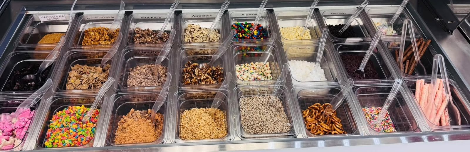 The Toppings Bar: Pile It High! 🍓🍫